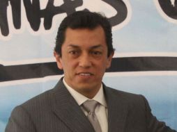 El presidente del Puebla no puede ocultar su molestia por falta de concentración que han tenido sus jugadores en partidos anteriores. ARCHIVO /