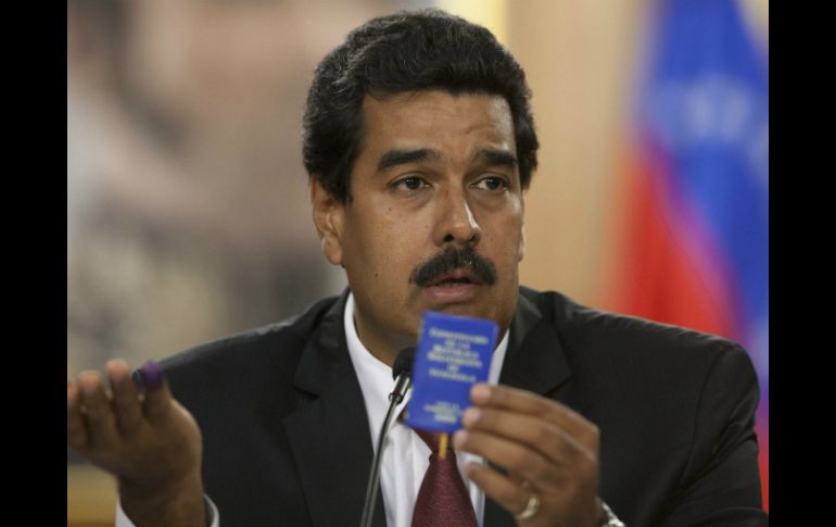 Maduro se impuso a Capriles en las elecciones con una ventaja de 265 mil 256 votos. EFE /