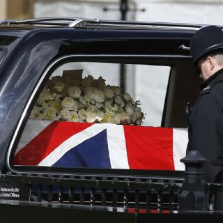 Los restos de Thatcher llegan a la capilla de Westminster