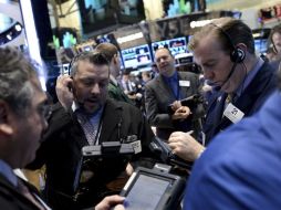 Wall Street amplía sus ganancias en el cierre de la sesión con un avance impulsado por resultados empresariales. EFE /