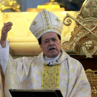 Rivera Carrera pide oraciones por víctimas en Boston