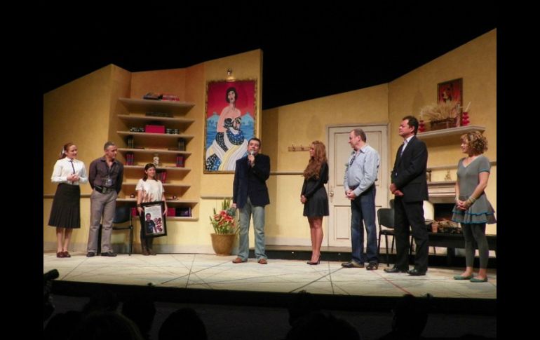 El conductor guatemalteco Héctor Sandarti en la obra Toc, Toc, donde interpretaba el personaje ''Camilo''. ARCHIVO /