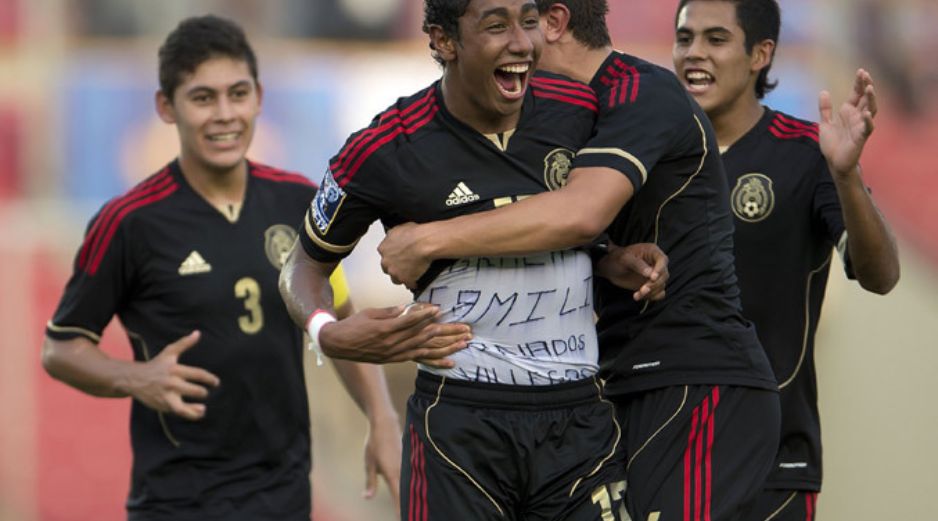 Marco Antonio Granados (centro) llegó a cuatro goles en el torneo. MEXSPORT /
