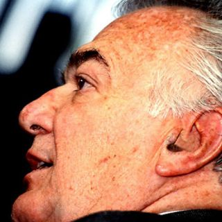 Rinden homenaje a Miguel De la Madrid en el FCE