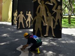 Sergio Salgado, Cristin Quinta, María Lomas, Angelito y Rafael son algunos de los nombres escritos en las siluetas de cartón. ESPECIAL /