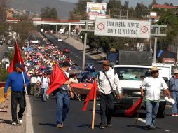 El grueso del contingente está integrado por maestros de Acapulco, de normalistas, jubilados, integrantes de la CNTE, entre otros. ARCHIVO /