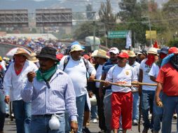 Integrantes de la Coordinadora Estatal de Trabajadores de la Educación Guerrero (CETEG), cerraron los dos sentidos de la Autopista. NTX /