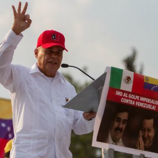Se manifiestan en México a favor de Nicolás Maduro