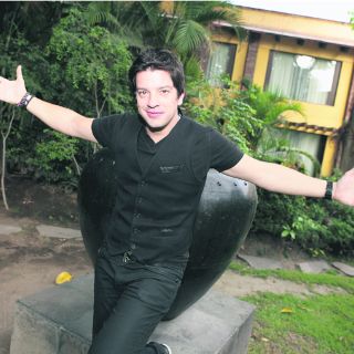 Yahir tiene ''zona preferente'' para voces femeninas