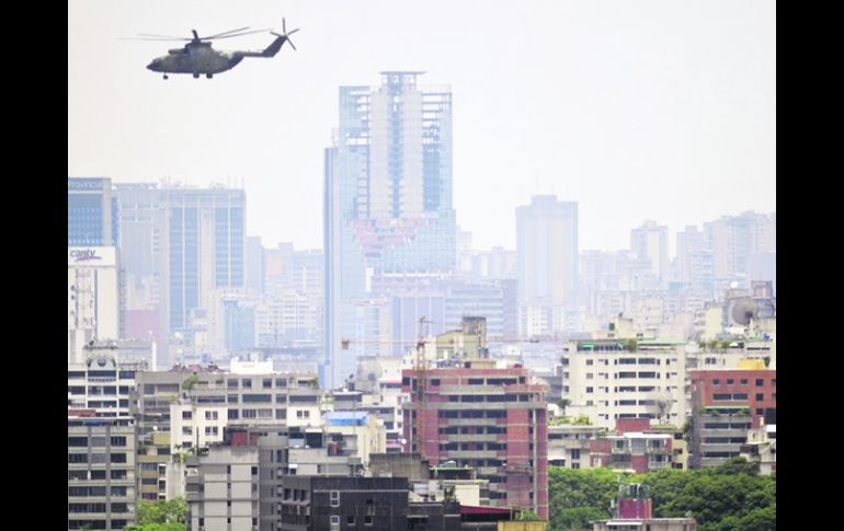 En ruta. El presidente electo de Venezuela viajó en helicóptero (foto) a Lima, a la cumbre de la Unasur. AFP /