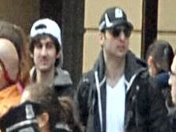Tamerlan Tsarnaev (d) fue abatido la madrugada del viernes, su hermano sigue prófugo. AFP /