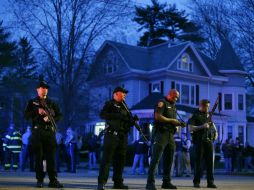 Luego de rodearlo por cerca de una hora, el FBI logra la detención del sospechoso. AP /