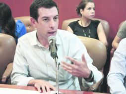 El diputado priista Miguel Castro aseguró que el responsable de la compra debió comparar el precio de los documentos en el mercado. EL INFORMADOR /