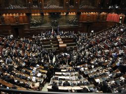 El Parlamento: 319 senadores, y 630 diputados, más 58 delegados regionales, votan para la elección del presidente. EFE /