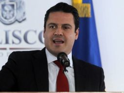 Aristóteles Sandoval dice que el clásico es una fiesta y debe disfrutarse como tal. ARCHIVO /