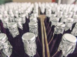 Ventas. Aunque el mercado aún lo tienen acaparado las cervecerías industriales, las artesanales comienzan a hacerse de consumidores. ESPECIAL /