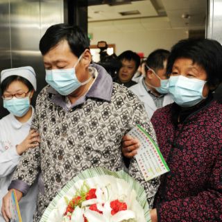 Aumentan a 102 los casos humanos de gripe aviar en China