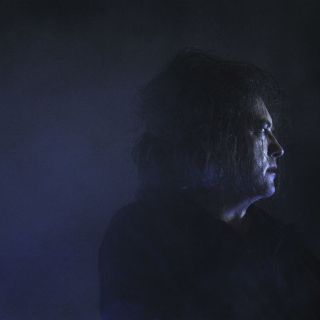 Fans esperan al líder de The Cure