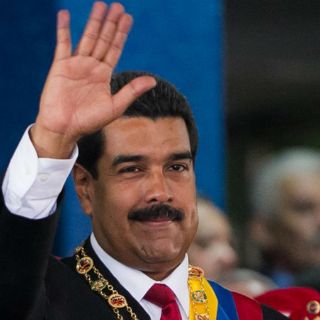 Maduro se reúne con comitiva bielorrusa