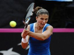 Vinci vence a Safarova por 6-3, 6-7 (2) y 6-3 para lograr el pase. EFE /