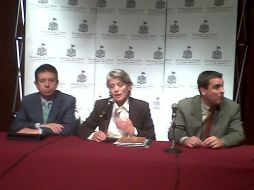 La secretaria de Cultura estatal, Myriam Vachez (c), en la rueda de prensa en la que se dio a conocer el nombramiento.  /