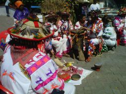 ''Sin aislarlos de su cultura, creencias y de sus lugares, habría que integrar a estas personas productivamente a la sociedad''. ARCHIVO /