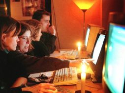 Con este software los usuarios pueden navegar en la web viendo anuncios apropiados e informativos. ARCHIVO /