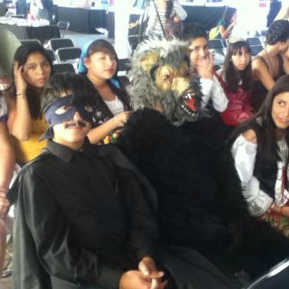 Leen en voz alta en la Rambla Cataluña