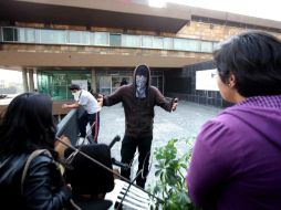 La procuraduria capitalina señala que los jóvenes se cubrieron el rostro por los que se dificulta su identificación. SUN /