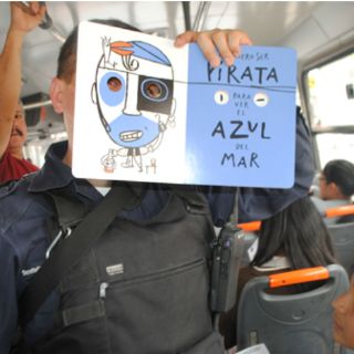 Policías de Guadalajara leen en público