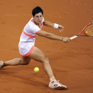 Carla Suárez sorprende a Wozniacki en Alemania