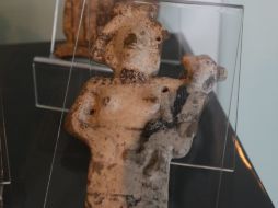 Vista de la pieza ''Figurillas Femeninas'' desplegada en el marco de la muestra Descubriendo la historia no escrita''. NTX /