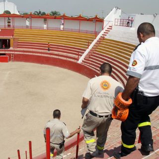 Inspeccionan Plaza de Toros El Centenario