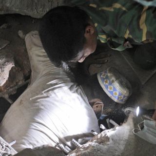 El saldo por la caída de edificio en Bangladesh sube a 300 muertos