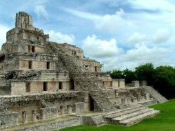 Las similitudes entre Ceibal y La Venta, como pirámides escalonadas, hacen pensar que los mayas fueron influeniados por los olmecas. ARCHIVO /