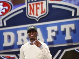 Después de mucho sufrir, Geno Smith jugará en la NFL con los Jets. AP /