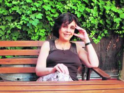 Ana María Shua publica ''Contra el tiempo'', un libro con 16 relatos, en Páginas de Espuma. ESPECIAL /