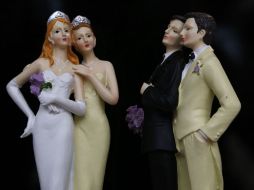 A cuatro días de aprobada la ley, las empresas ya han creado figuras para pastel alusivas a bodas homosexuales. AFP /