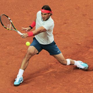 Nadal fulmina a Raonic y se planta en su octava final del Godó