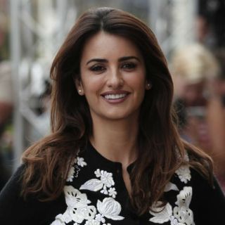 Penélope Cruz planea trabajar con Salma Hayek