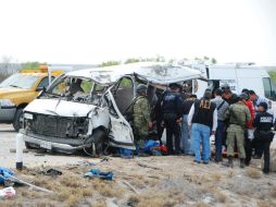 Elementos de la Policía Federal resguardan la zona para facilitar el trabajo de los paramédicos. NTX /