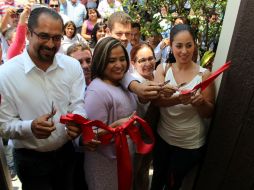 La diputada local (c) inauguró este sábado en Autlán de Navarro su casa de enlace, que según dijo opera desde hace varios meses. ESPECIAL /