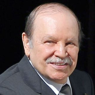 Presidente argelino es enviado a París por accidente isquémico