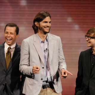 Ashton Kutcher pelea con guardia de seguridad por defender a una fan
