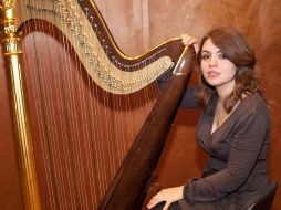 Pauline Haas, virtuosa intérprete del arpa. ESPECIAL /
