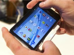 Los usuarios de dispositivos móviles precisan garantías que preserven la seguridad de sus datos. ARCHIVO /