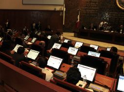 Diputados perredistas aseguran que la situación de emergencia y crisis financiera los ha hecho reflexionar. ARCHIVO /