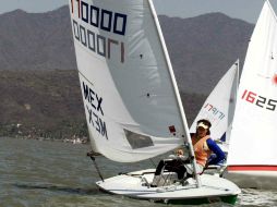 Yanic Gentry se cuelga la presea dorada en la categoría láser. ARCHIVO /