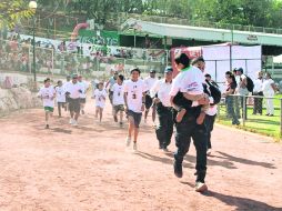 Tonalá. niños y policías participaron en el recorrido de dos kilómetros en las instalaciones de la Unidad Deportiva Revolución Mexicana EL INFORMADOR /