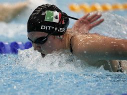 Erica Dittmer supera la prueba de 50 metros pecho, en la que registra 32.46 segundos, para imponer un nuevo record mexicano. ARCHIVO /